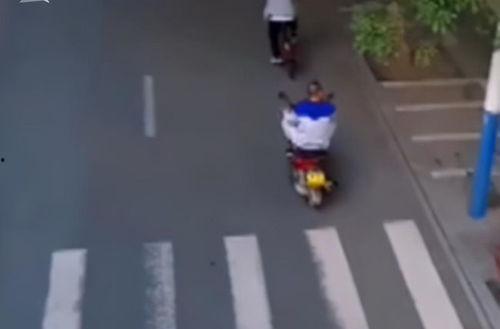 小偷抓捕吃瓜视频,小偷被抓捕瞬间，围观群众拍手称快